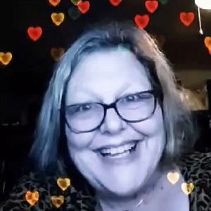 Meet your Posher, Debbie